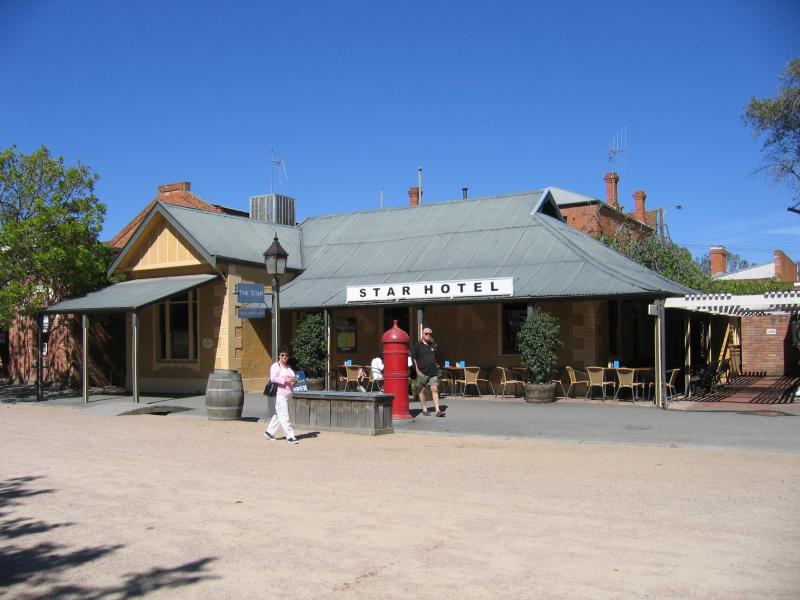Echuca - The historic Port of Echuca: Star Hotel, Watson St