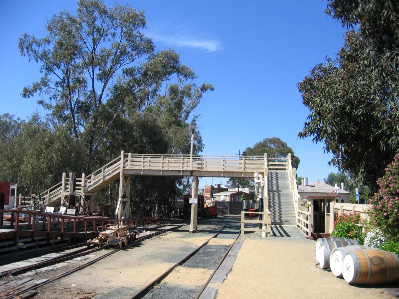 Echuca - The historic Port of Echuca: Railway line at wharf