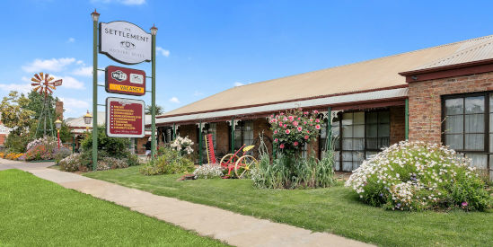 The Settlement Historic Hotel