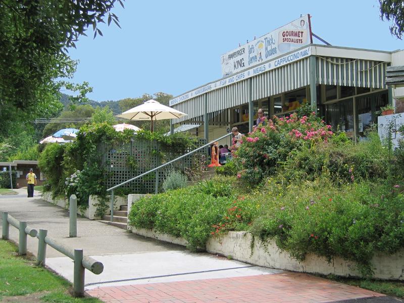 Eildon - Commercial centre and shops, Main Street: Cafe
