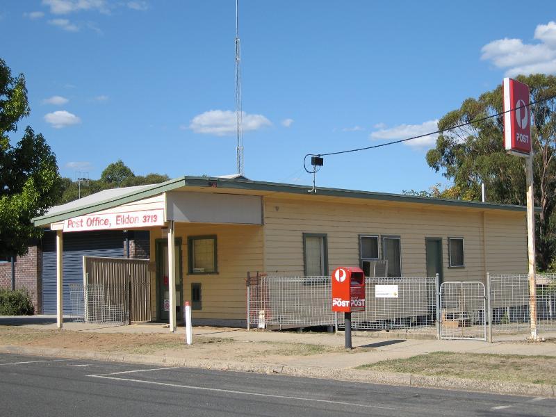 Eildon - Commercial centre and shops, Main Street: Eildon post office, Main St between Utah Pl and Hillside Av