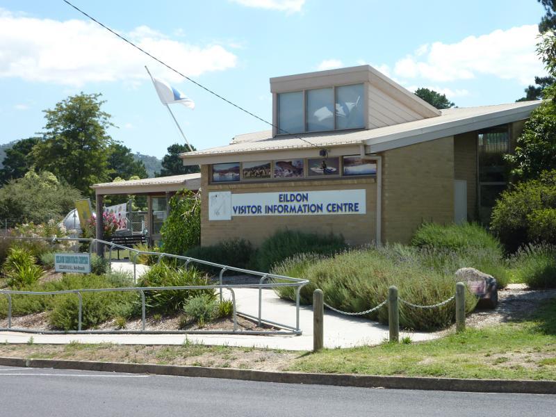 Eildon - Commercial centre and shops, Main Street: Eildon Visitor Information Centre, corner Main St and Utah Pl