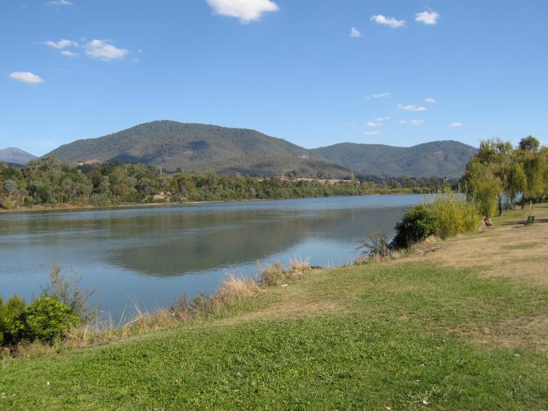Eildon - Lions Riverside Park along Goulburn River at Riverside Drive: View south-west along river
