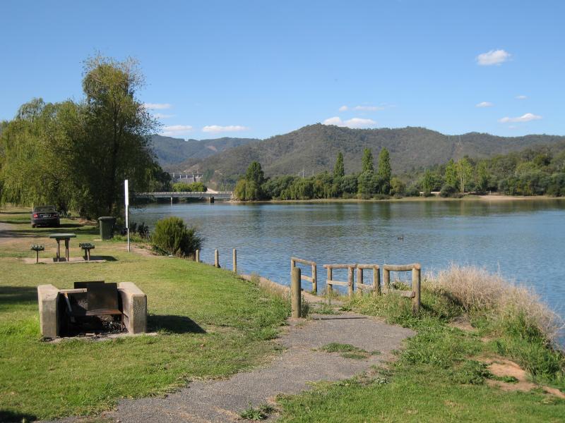 Eildon - Lions Riverside Park along Goulburn River at Riverside Drive: BBQ and picnic area, view north-east along river