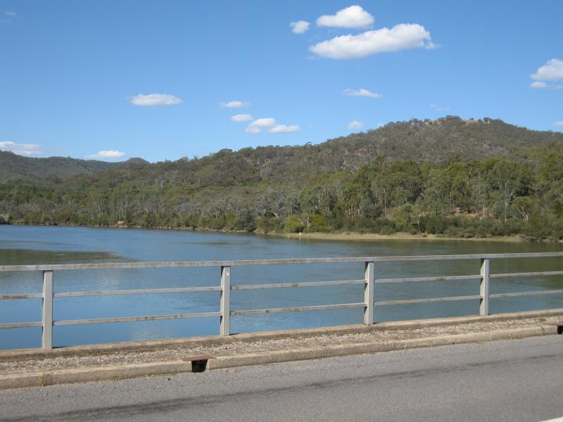 Eildon - Goulburn Valley Highway at bridge across Goulburn River and surroundings: View north-east towards pondage from bridge