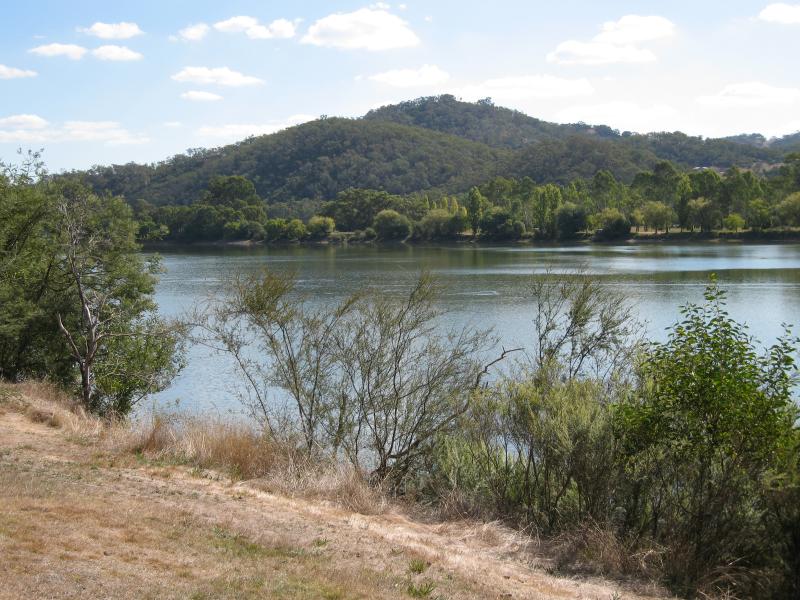 Eildon - Southern side of Goulburn River, 2 kilometres south-west of town centre: View north across Goulburn River