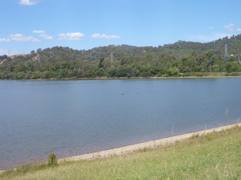 Eildon - Goulburn River at the weir and surrounding parkland, south-west of Eildon town centre: View east across river
