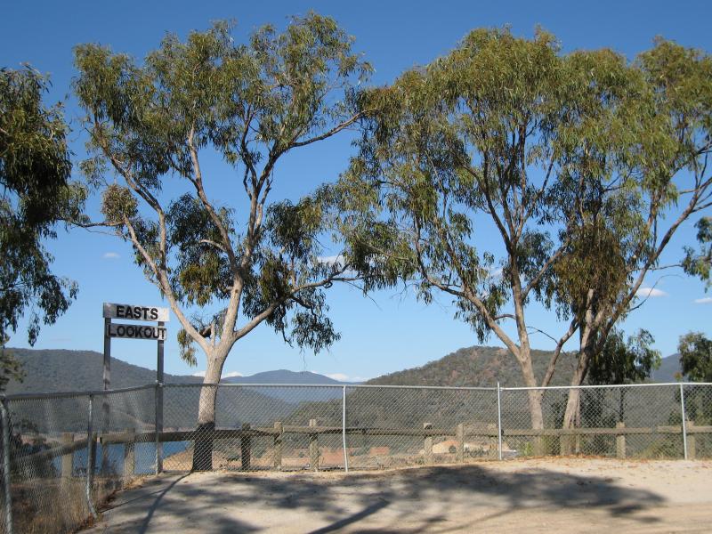 Eildon - Easts Lookout, Tank Hill Road: Car park at lookout