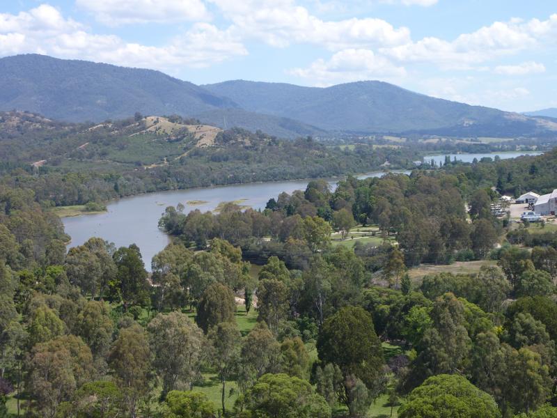 Eildon - Midway along Eildon dam wall: South-westerly view along pondage