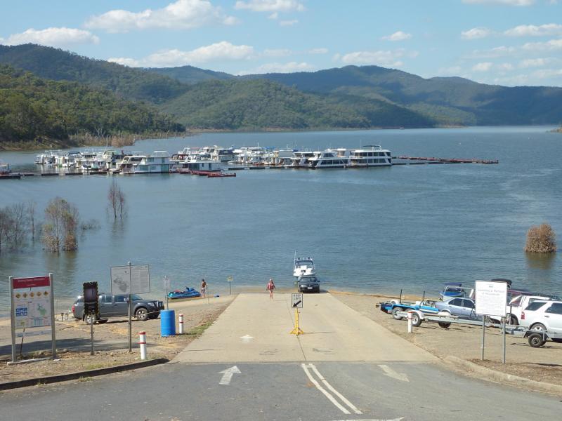 Eildon - Boat ramp at Jerusalem Inlet, Jerusalem Creek Road: View along boat ramp