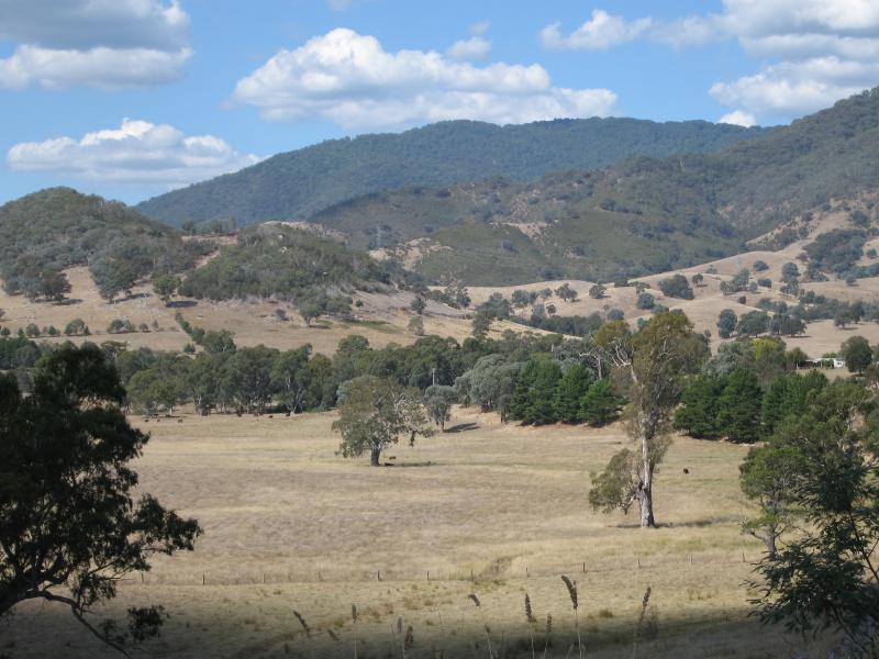 Eildon - Goulburn Valley Highway between Thornton and Eildon: North-east view from Goulburn Valley Hwy, 11 km west of Eildon