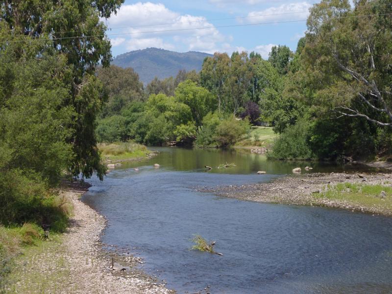Eildon - Town of Thornton, Goulburn Valley Highway west of Eildon: View south-east along Goulburn River from Back Eildon Rd