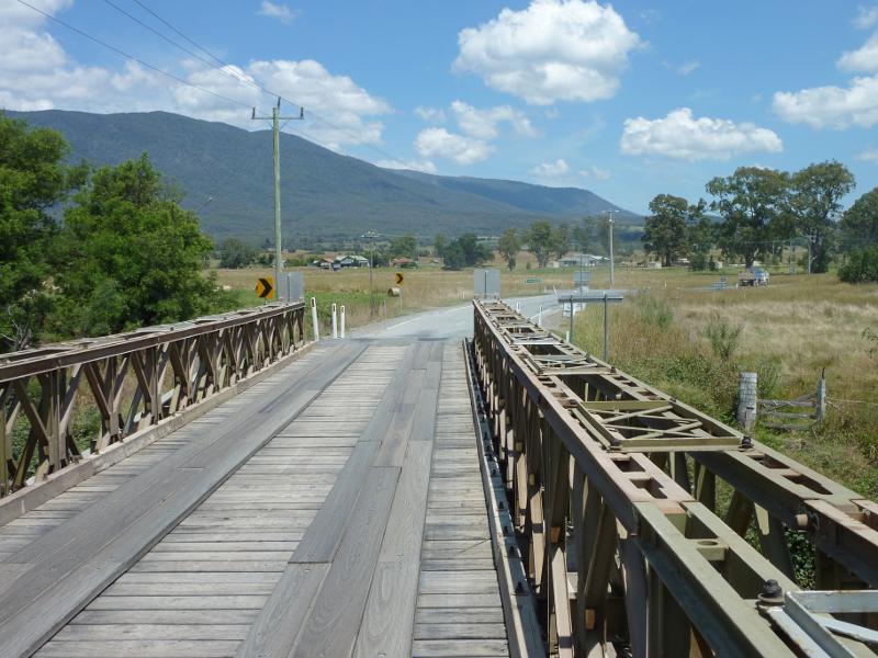 Eildon - Rubicon River, Taggerty-Thornton Road south of Thornton: View south along bridge over Goulburn River