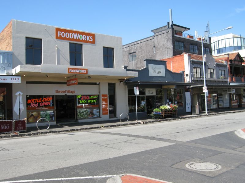 Elwood - Elwood Village, Ormond Road: Shops along north side of Ormond Rd east of Vautier St