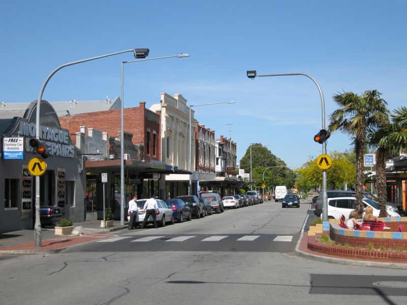 Elwood photos Travel Victoria & visitor guide