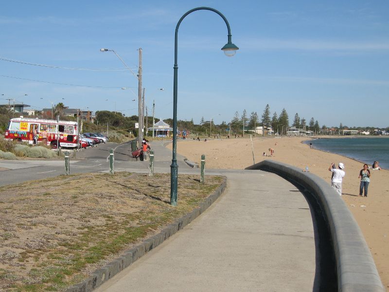 Elwood photos Travel Victoria & visitor guide