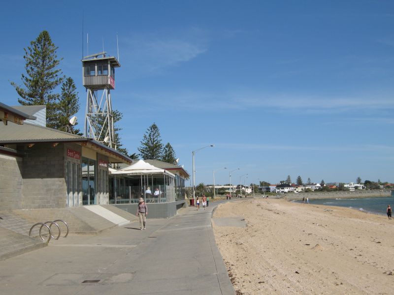 Elwood - Elwood Beach and coastline between Point Ormond and diversion drain: View south-east along beach in front of life saving club