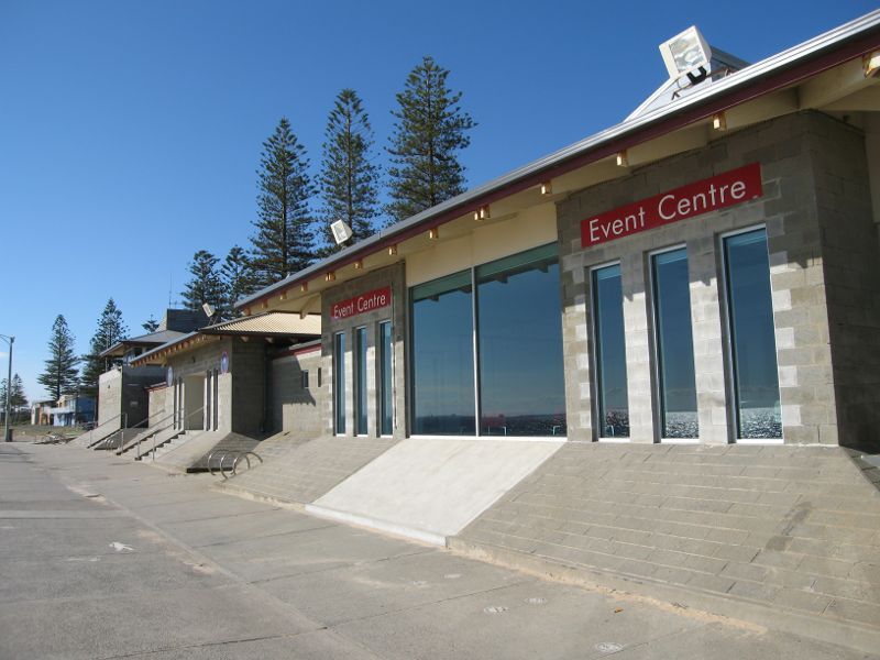 Elwood - Elwood Beach and coastline between Point Ormond and diversion drain - Event centre and life saving club fronting beach