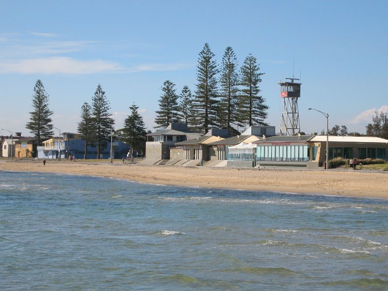 Elwood - Elwood Beach and coastline between Point Ormond and diversion drain - Sails By The Bay restaurant and Elwood Life Saving Club overlooking the bay