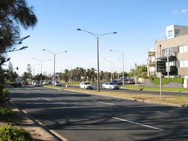 Elwood - Marine Parade and Ormond Esplanade: View north-west along Ormond Esp towards Barkly St