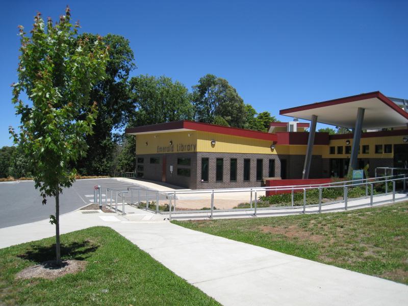 Emerald - Around Emerald: Emerald Library, entrance at car park