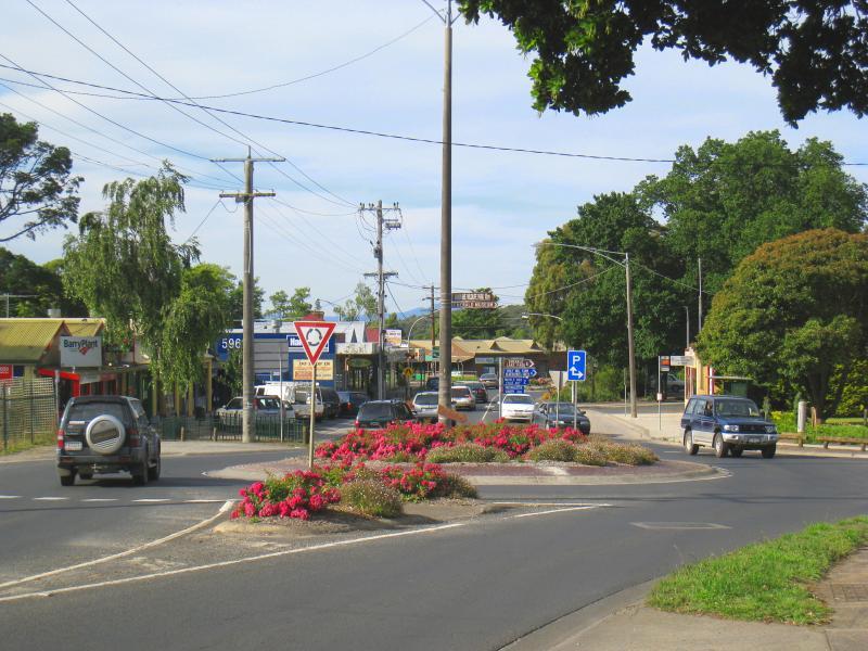 Emerald - Shops and commercial centre, Main Street between Beaconsfield Road and Monbulk Road: View north-east along Main St at Beaconsfield Rd