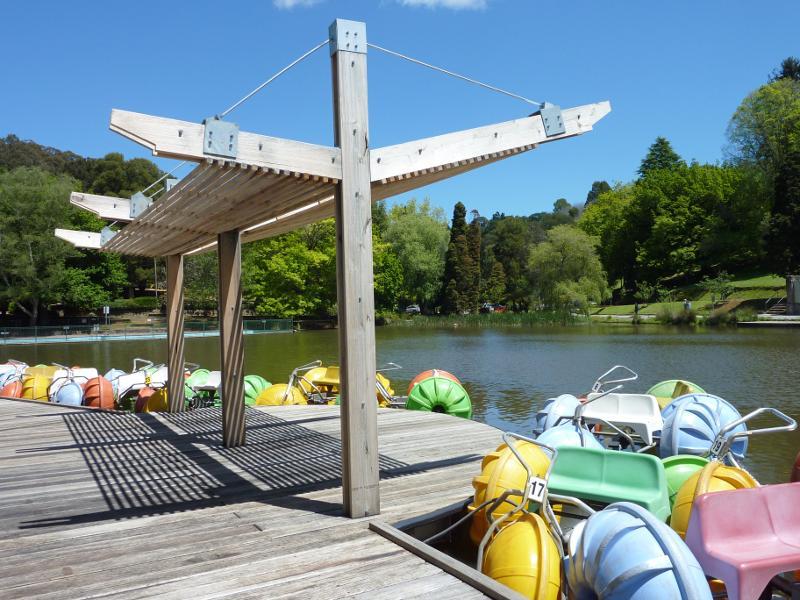 Emerald - Emerald Lake Park: Water bikes dock at information centre