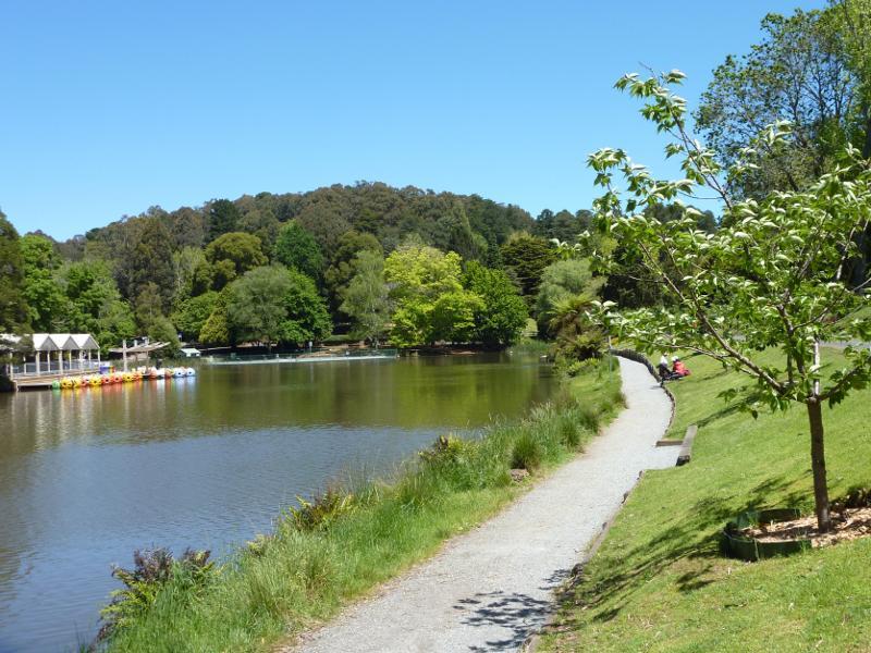Emerald - Emerald Lake Park: View south-west along Lake Treganowan