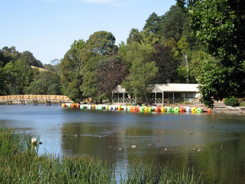 Emerald - Emerald Lake Park: View east across Lake Treganowan