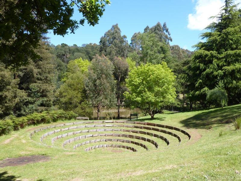 Emerald - Emerald Lake Park: Bunurong Amphitheatre overlooking Lake Nobelius