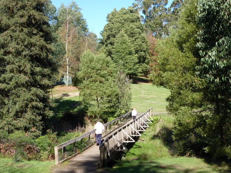 Emerald - Emerald Lake Park: Bridge at south-eastern end of Lake Nobelius