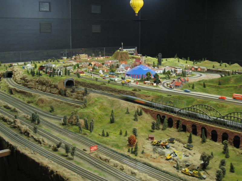 Emerald - Emerald Lake Park: Model railway