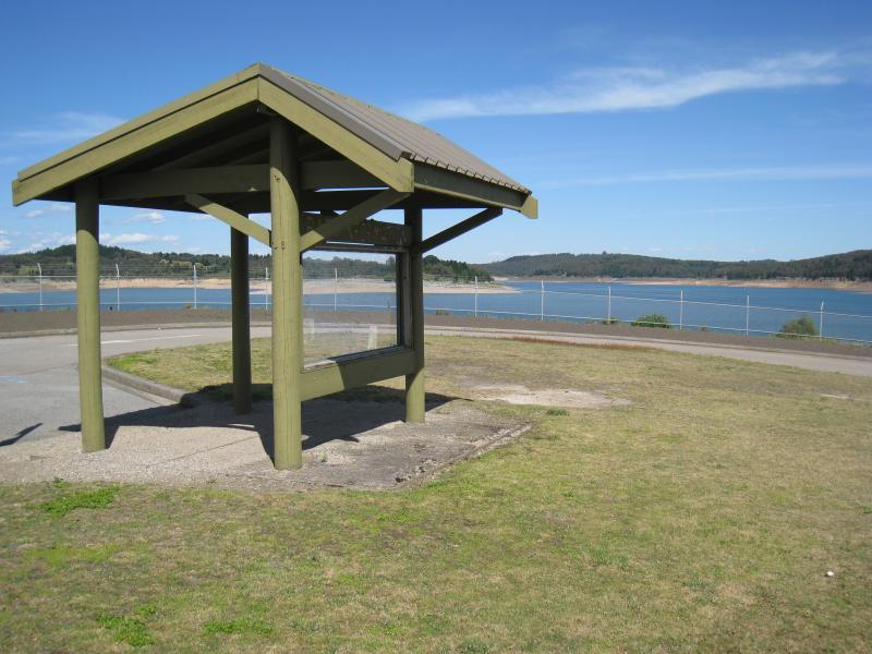 Emerald - Cardinia Reservoir Park: Information shelter at Lookout Car Park