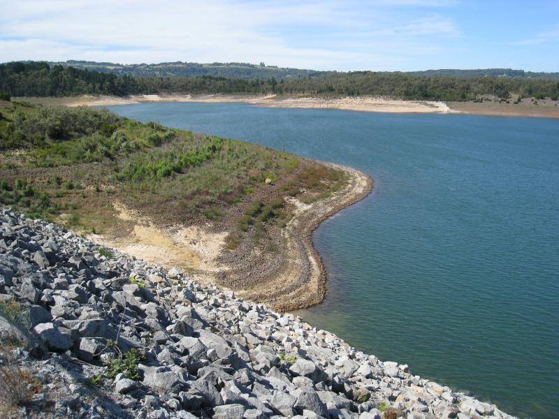 Emerald - Cardinia Reservoir Park: View north along dam wall near Lookout Car Park