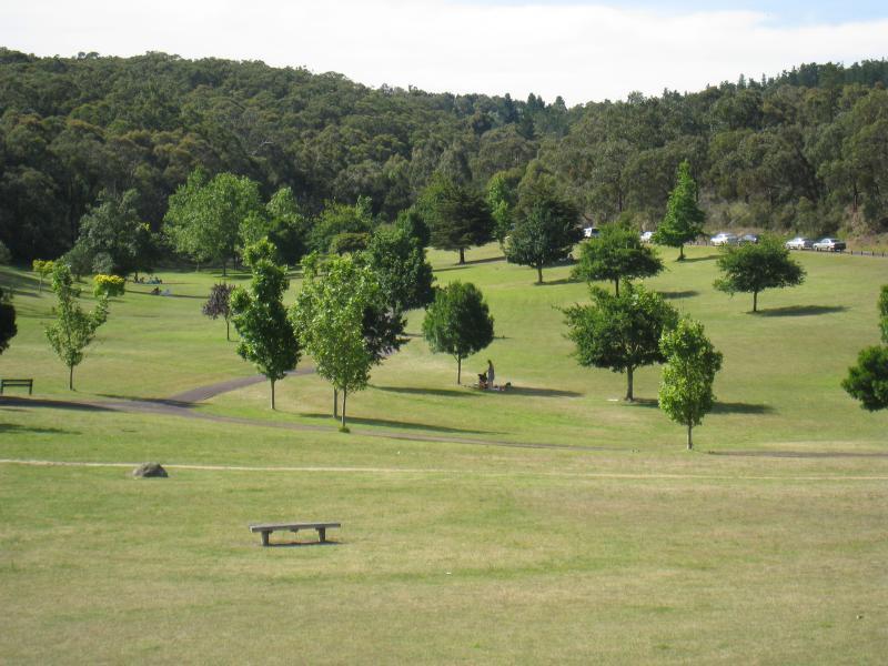 Emerald - Cardinia Reservoir Park: Lawns
