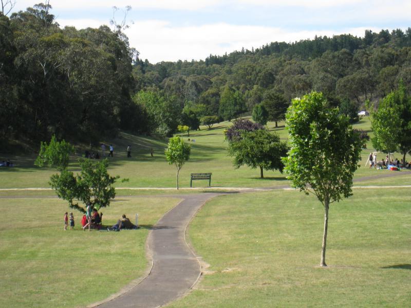 Emerald - Cardinia Reservoir Park: Lawns near Crystal Brook Picnic Area
