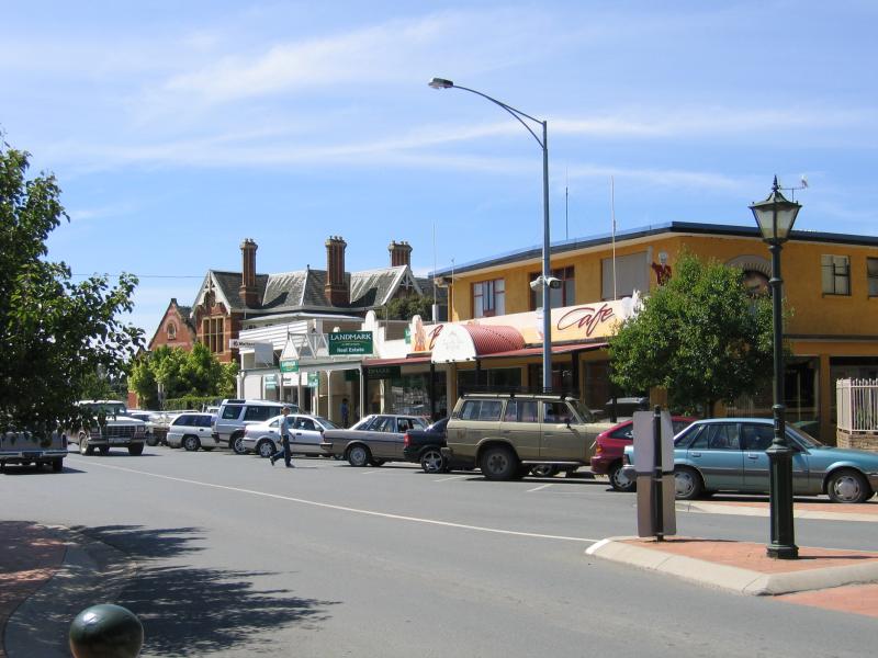 Euroa - Commercial centre and shops, Binney Street and Railway Street: View north along shops on Binney St between Brock St and Railway St