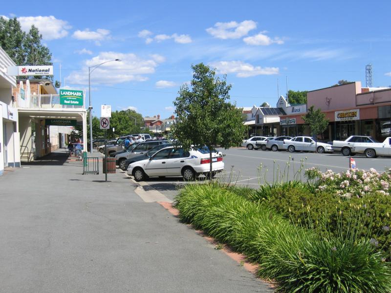 Euroa - Commercial centre and shops, Binney Street and Railway Street - View south along Binney St at Railway St