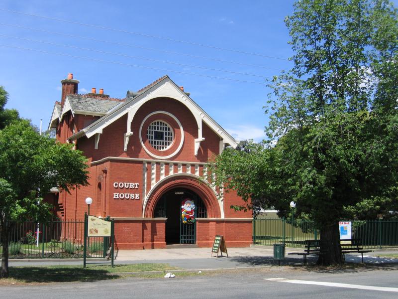 Euroa - Community buildings, Binney Street between Brock Street and Clifton Street: Old Court House, Binney St between Bury St and Brock St
