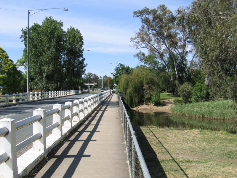 Euroa - Tarcombe Street around Seven Creeks: View north-east along Tarcombe St across Burtons Bridge