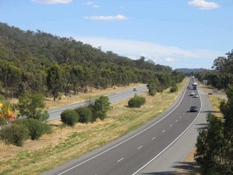 Euroa - Hume Freeway around Euroa: View south along Hume Freeway from Euroa Main Road overpass (eastern side of town)
