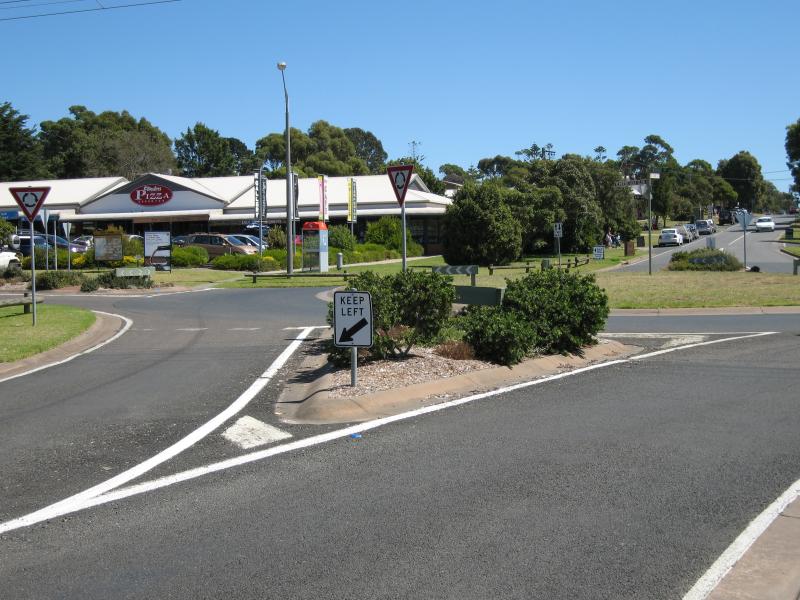 Flinders - Commercial centre and shops: View west along Cook St towards Wood St