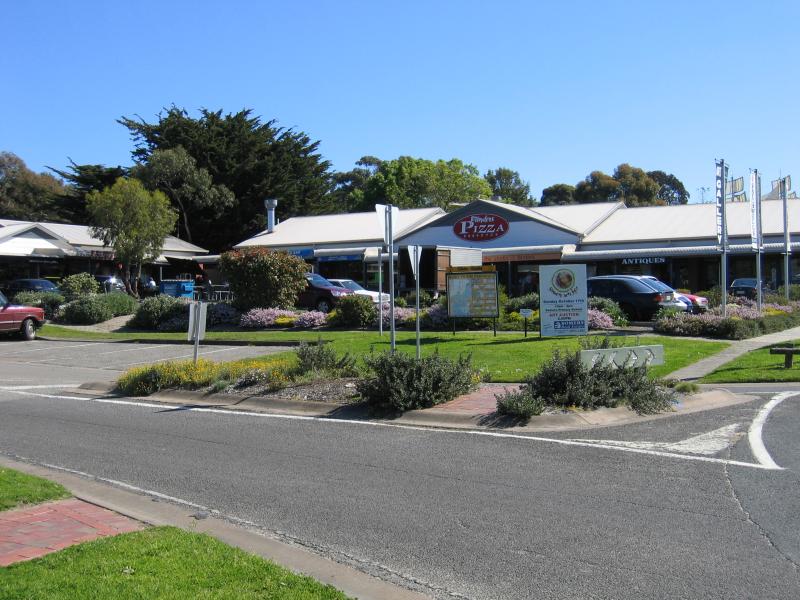 Flinders - Commercial centre and shops: Shops, corner Cook St and Wood St