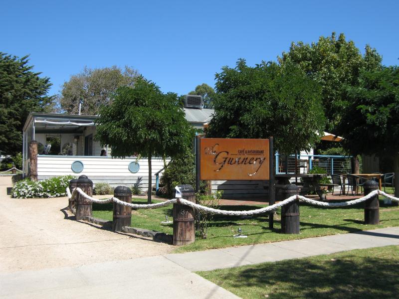 Flinders - Commercial centre and shops: The Gunnery Cafe & Restaurant, Cook St just west of Wood St