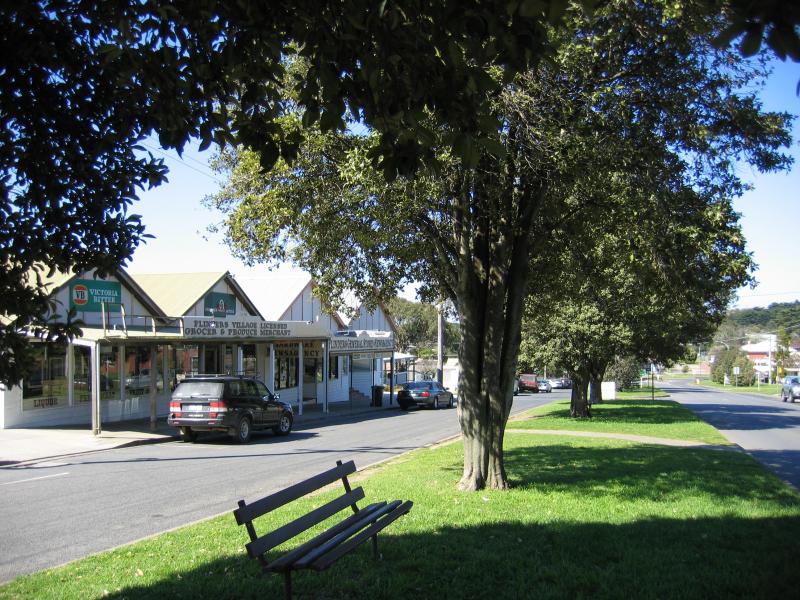 Flinders - Commercial centre and shops: Shops, view east along Cook St between Norman St and Wood St