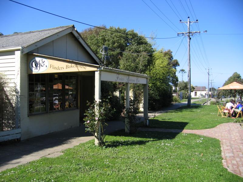 Flinders - Commercial centre and shops: Flinders Bakehouse Cafe, view east along Cook St towards Norman St