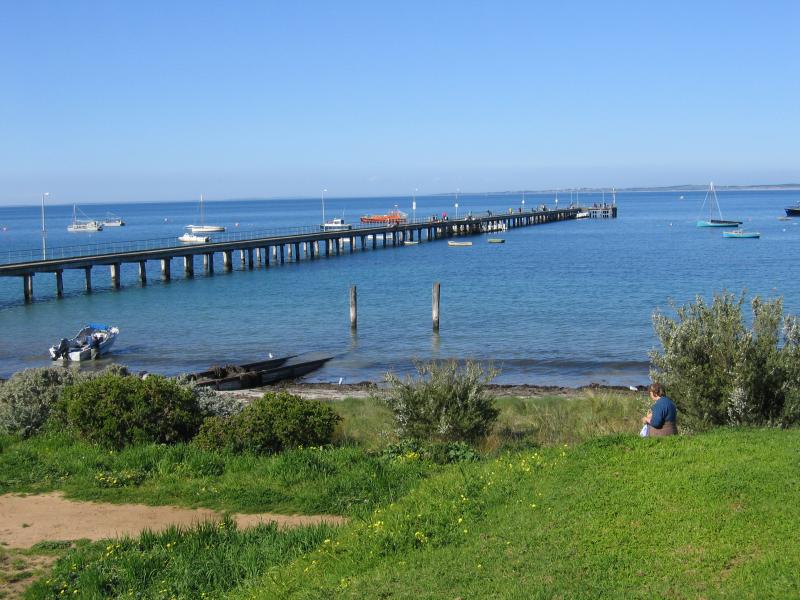 Flinders - Flinders Jetty and foreshore: View along jetty from foreshore