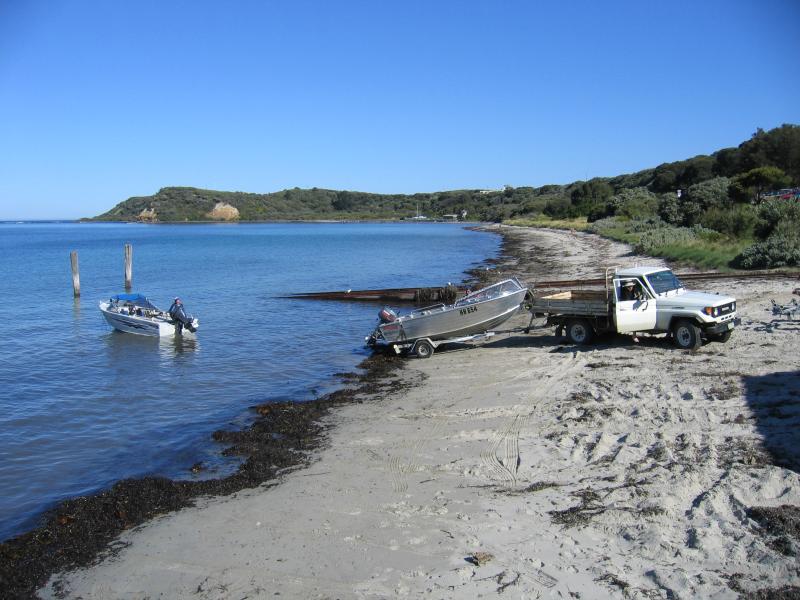 Flinders - Flinders Jetty and foreshore: View south along coast and towards boat ramp from the jetty