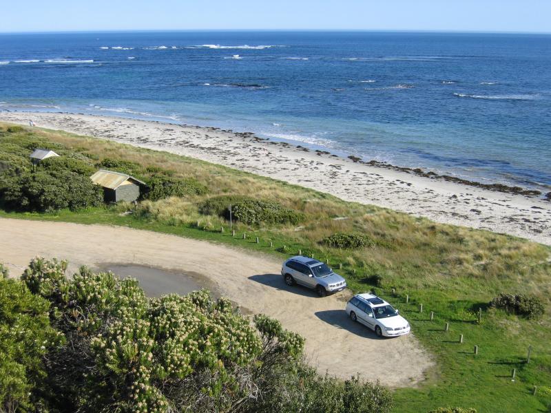 Flinders - Coast along Bass Strait and Ocean Beach: View down to car park, Golf Links Rd, at Mushroom Reef