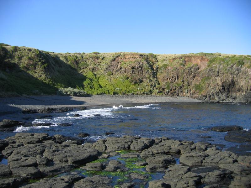 Flinders - The Blowhole (Blowhole Track): View of rocky bay and cliffs from bottom of track from car park